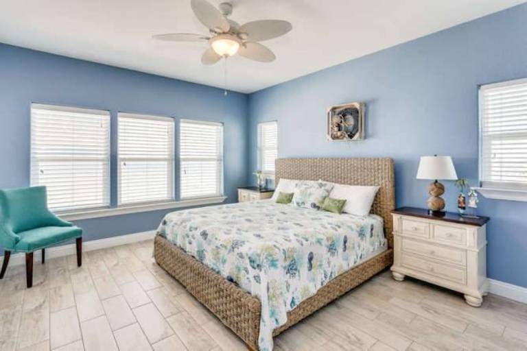 Baywatch Beach House Private Pool Sound Views Beach Service Included Dog Friendly — photo 5