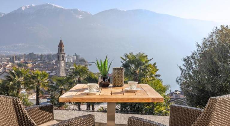 Rental apartment with patio in Losone