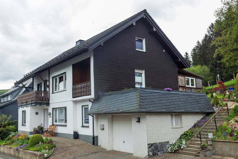 Ferienwohnung Christel mit Privatterrasse und Wi Fi