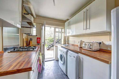 Apartment  Surbiton