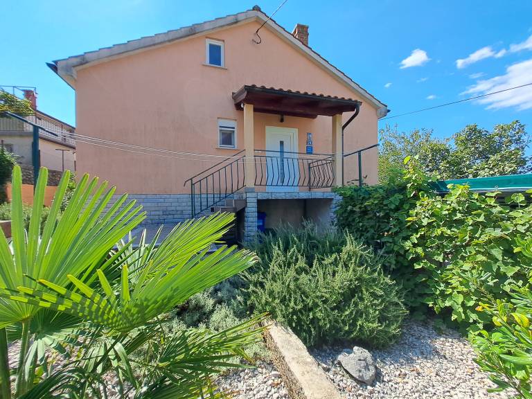 Children-friendly pleasant vacation home with terrace, private pool & garden | Pool view | Dogs allowed — photo 4
