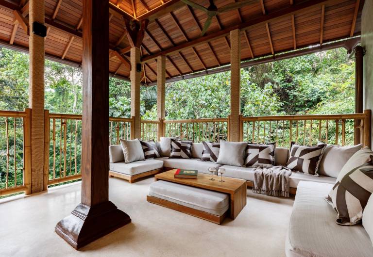 Child-friendly villa with hot tub, garden & patio | Suitable for remote work | Pets allowed — photo 4