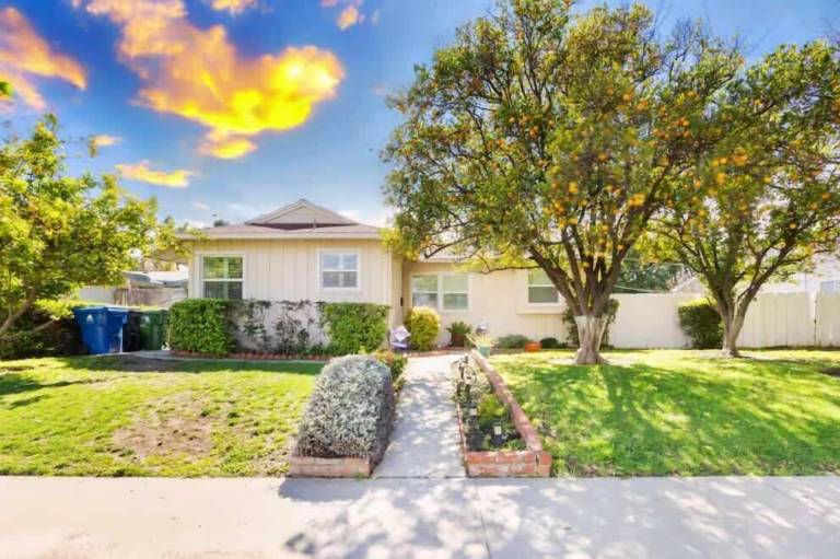 House  Encino