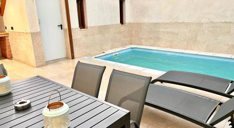 Lovely vacation home with pool | Pet-friendly in Ávila