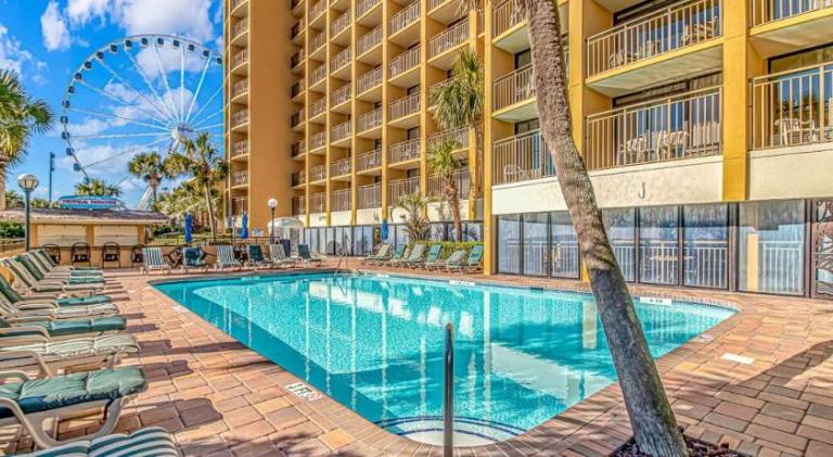 Relaxing Oceanfront Condo - Holiday Pavilion 211 — photo 3