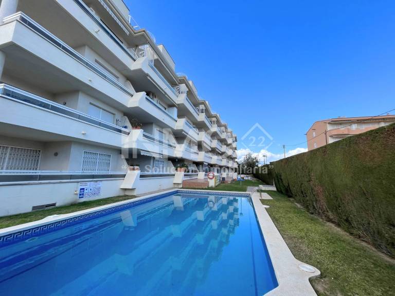 Holiday apartment with barbeque, yard & patio in Cambrils