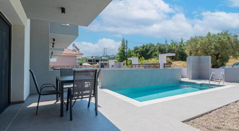 Holiday apartment with pool — photo 4
