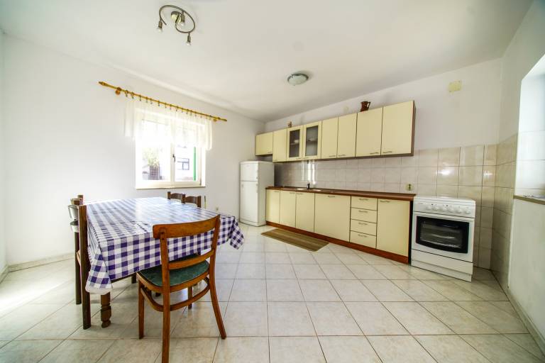 Three bedroom apartment with terrace and sea view Postira, Brač (A-18472-a) — photo 3