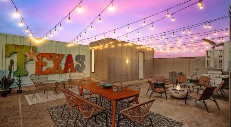 Best of The Cedars - Dallas Views Rooftop Luxury — photo 4
