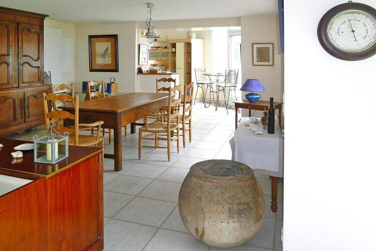 Vacation home with yard & terrace — photo 5