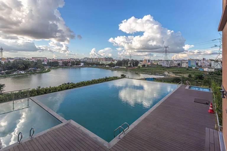 Pleasant rental apartment with private pool, grill & yard | Water view | Pets are welcome — photo 2