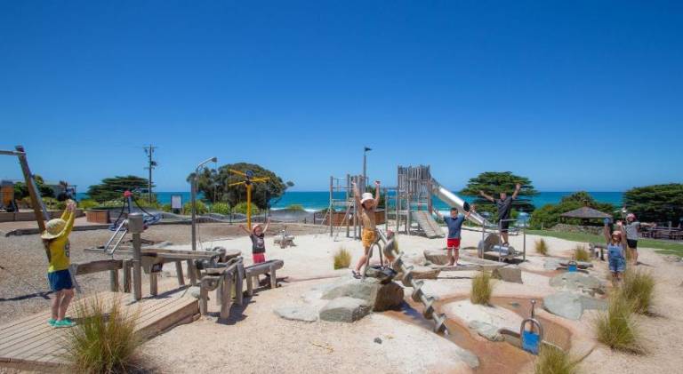 Resort  Skenes Creek