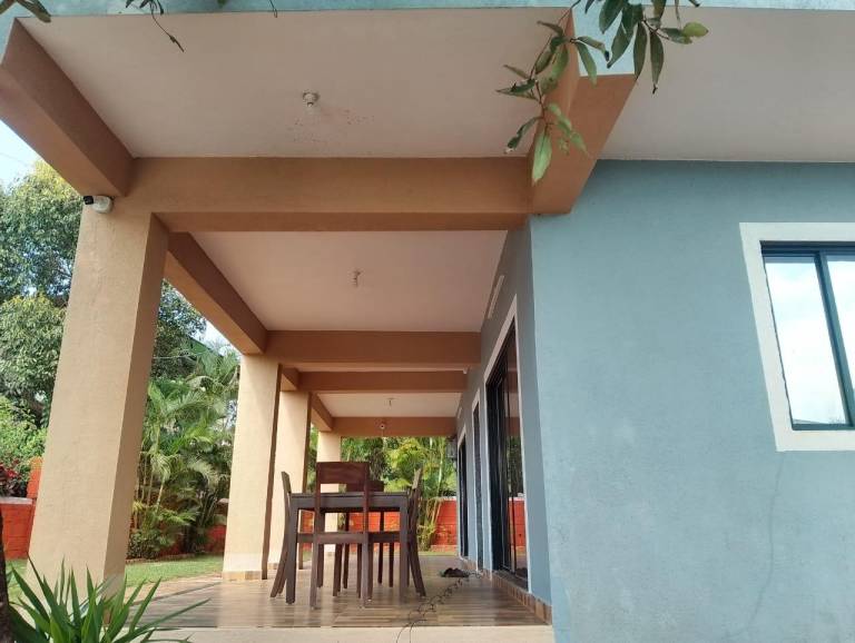 Villa with barbecue, yard & pool | Pet-friendly — photo 3