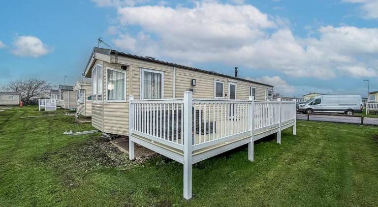 Homely 6 Berth Caravan In Essex At St Osyth Beach Holiday Park Ref 28025Td in Clacton-on-Sea