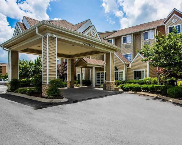 Quality Inn & Suites in Mount Juliet, TN