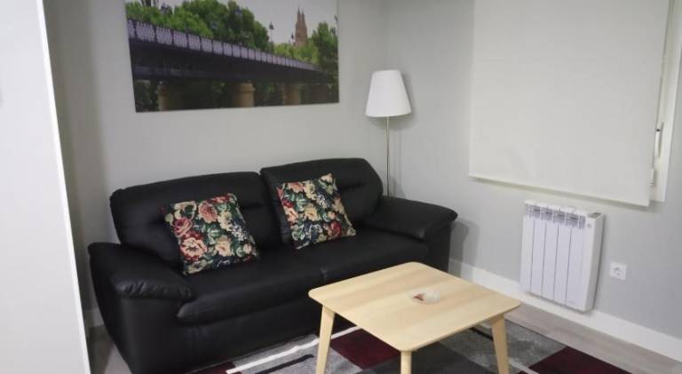 Holiday apartment with 2 rooms for 5 persons in Logroño