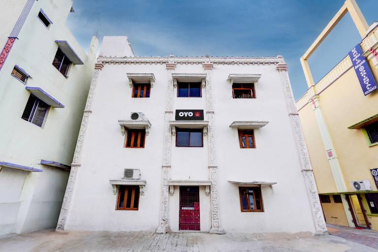 Hotel O Sri Krishna Mahal