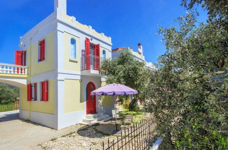 Villa  Potos