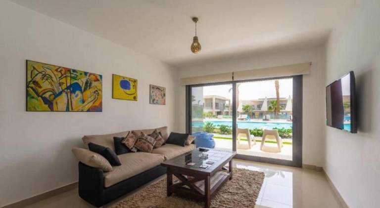 Holiday apartment with pool — photo 2
