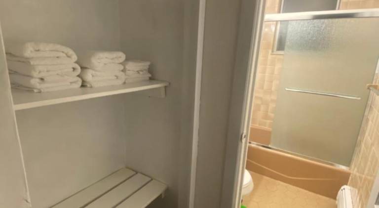 Apartment with 2 rooms for 6 persons in Secaucus, NJ