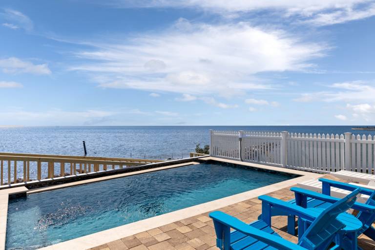 House with yard & pool in South Padre Island, TX