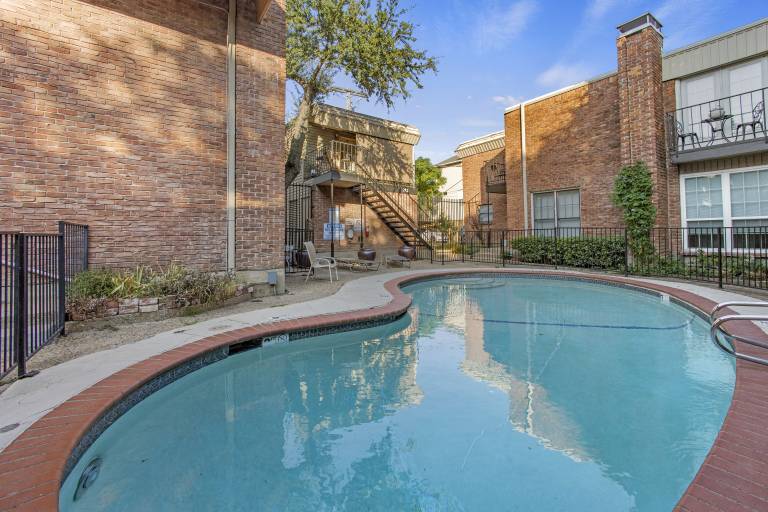 Condo Oak Lawn