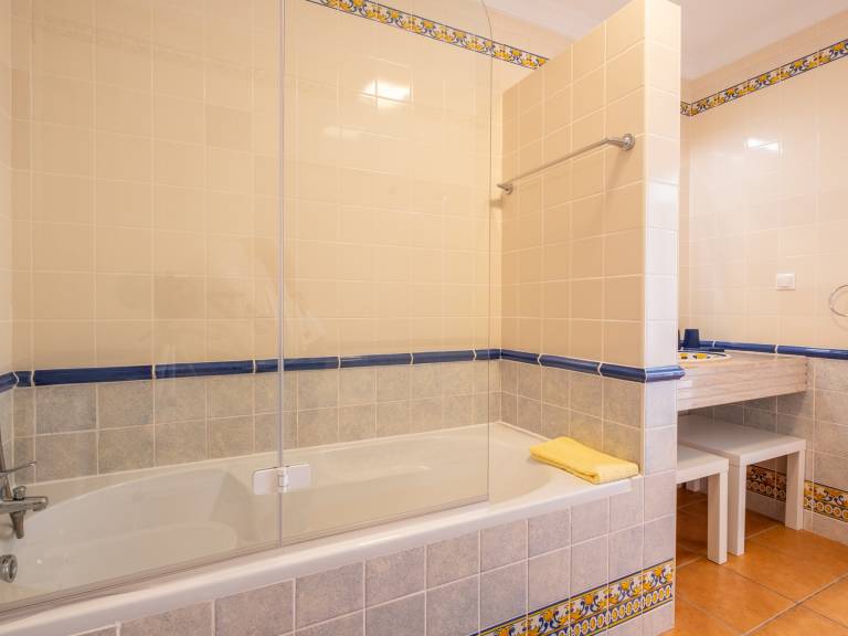Fully equipped charming cottage with garden, pool & BBQ | Dogs allowed — photo 2