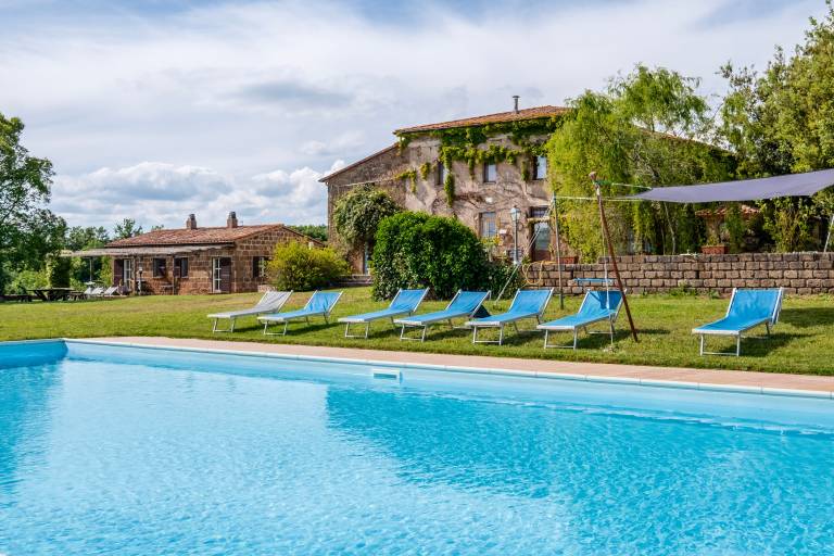Apartment 'Pollaio' with Shared Pool, Private Terrace and Shared Garden in Sorano