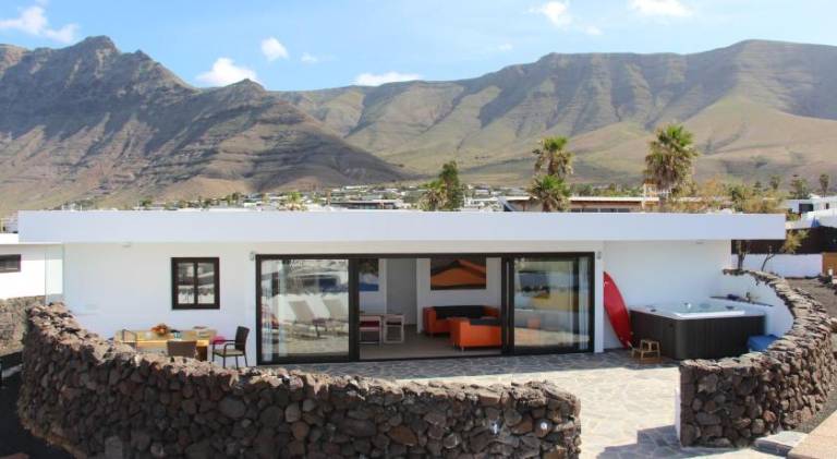 Villa Caleta de Famara