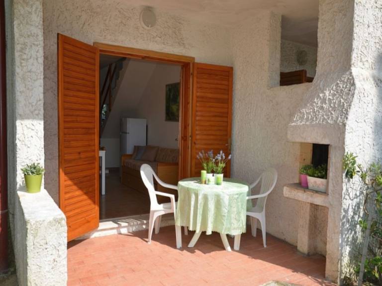 Family-oriented villa with terrace, yard & BBQ | Garden view | Pet-friendly — photo 2