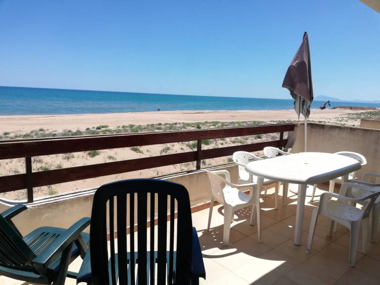 Holiday apartment with pool, yard & terrace | Beach view — photo 4