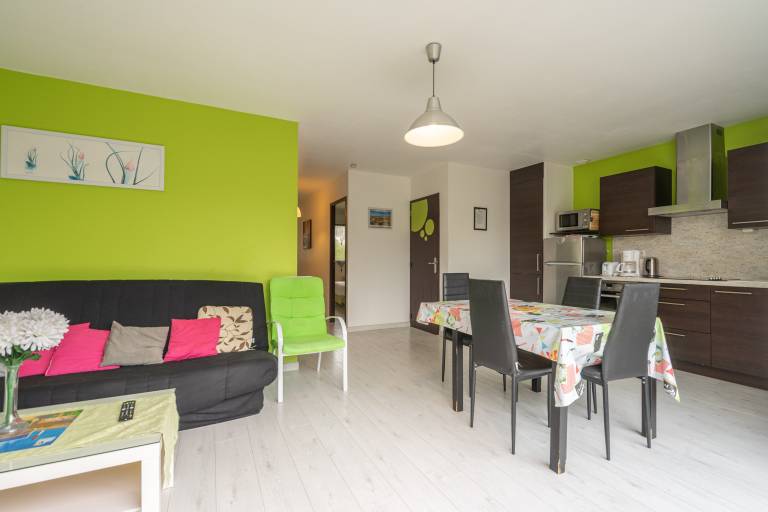 Apartment with terrace, garden & grill — photo 4