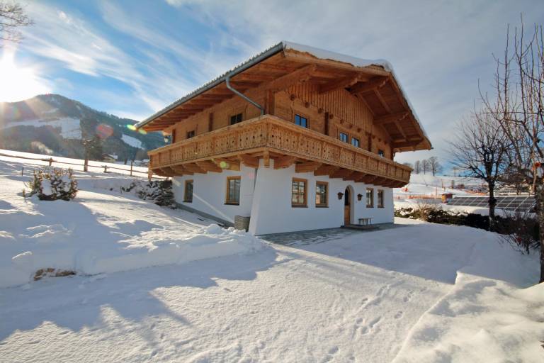 Family-oriented charming rental apartment with garden & terrace | Close to the ski | Perfect for remote work | Pets are welcome — photo 2