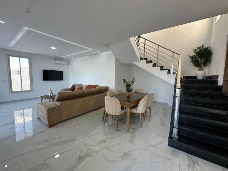 Villa with terrace, pool & yard — photo 3