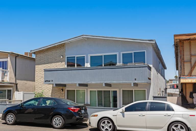 Maisonette  East Side Costa Mesa