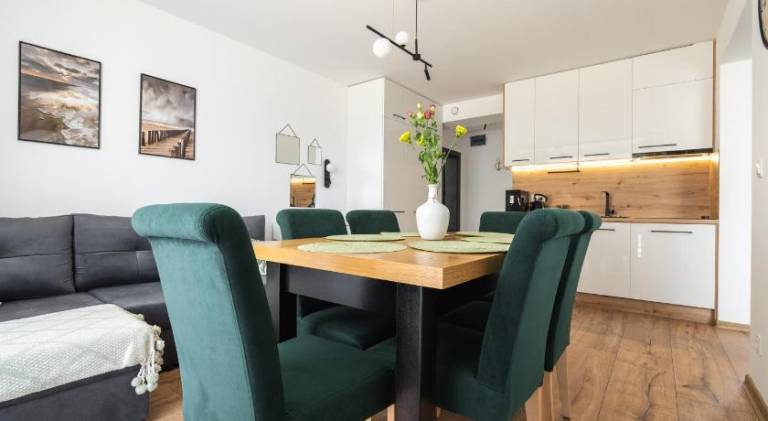 Serviced apartment with yard — photo 2