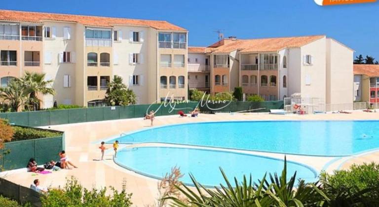 Holiday apartment with private pool, yard & terrace — photo 3