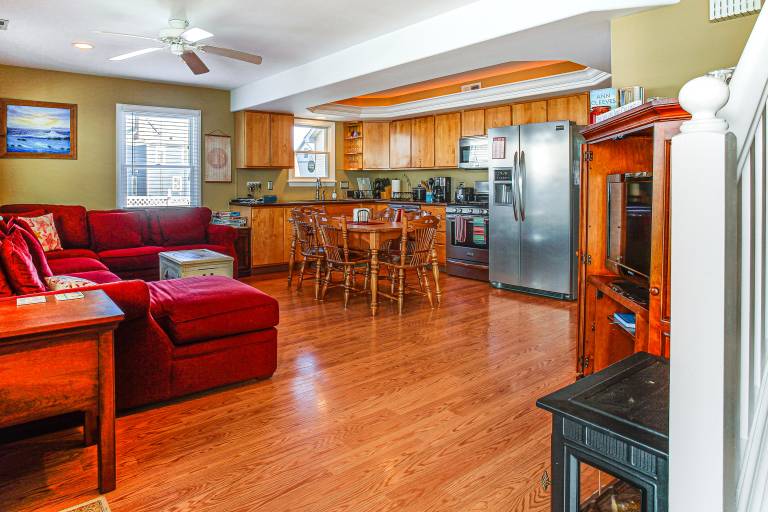 Walk to Broadway Beach Cape May Getaway w Grill