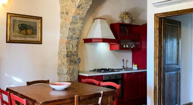 Charming serviced apartment with yard, grill & pool | Dogs allowed — photo 5