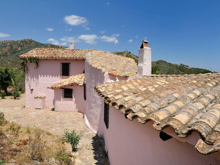 Fully equipped wonderful villa with BBQ, yard & pool | Beach view | Perfect for remote work | Pet-friendly — photo 3