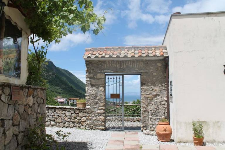 Agriturismo B&B Casa Scola: Oplonti camera con bagno condiviso edificio separato — photo 3