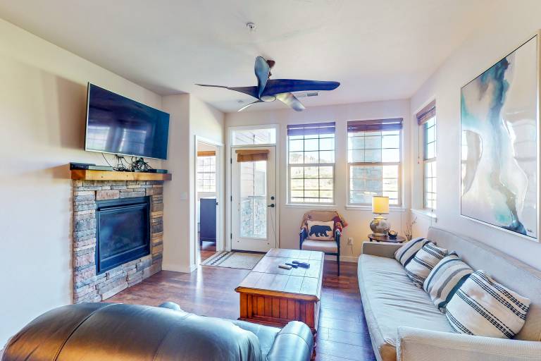 Condo  Granby