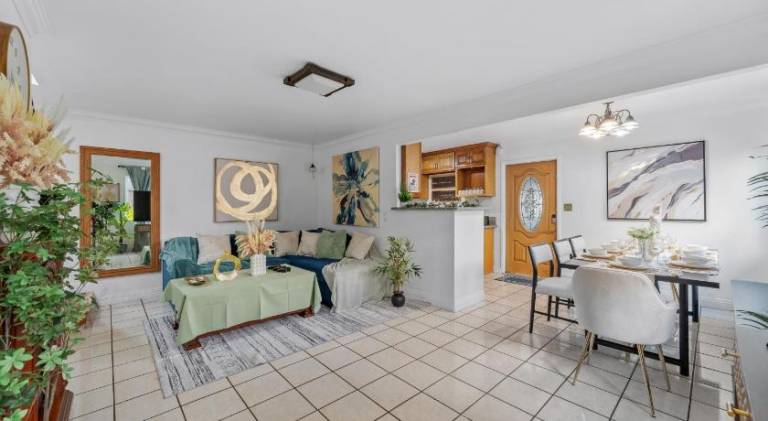Entire Private Home with 4 Bedrooms 2 Bathrooms, Garage & Gated Yard, Near San Diego Gaslamp, Beach, — photo 4