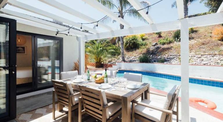 Vacation home with pool — photo 3