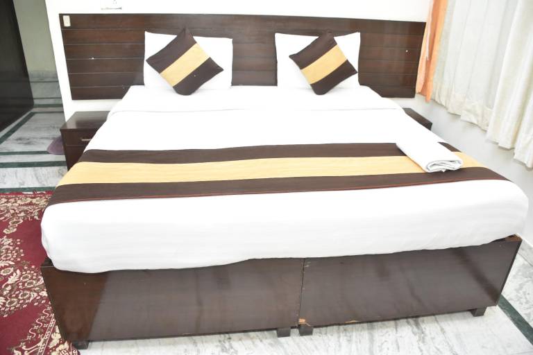 Tipsyy Inn Suites 006 in Gurugram