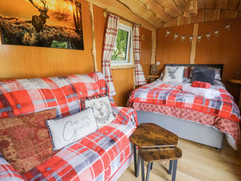Cottage with hot tub & garden — photo 4