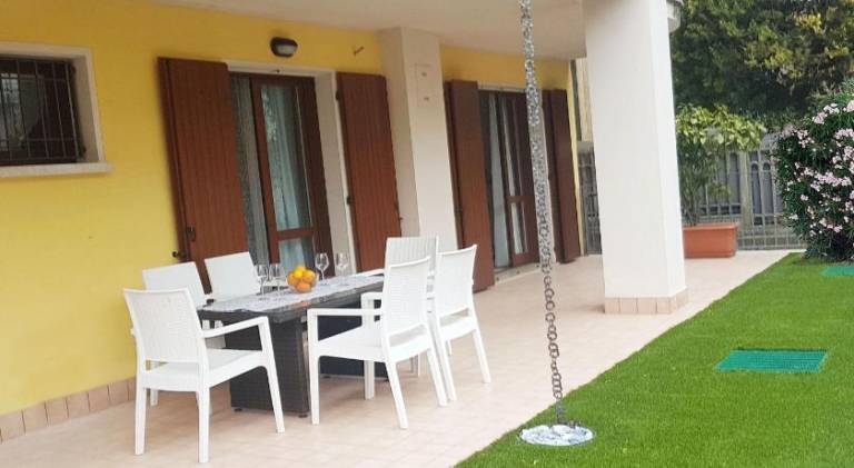 Rental apartment with 2 rooms for 4 persons in Pozzolengo