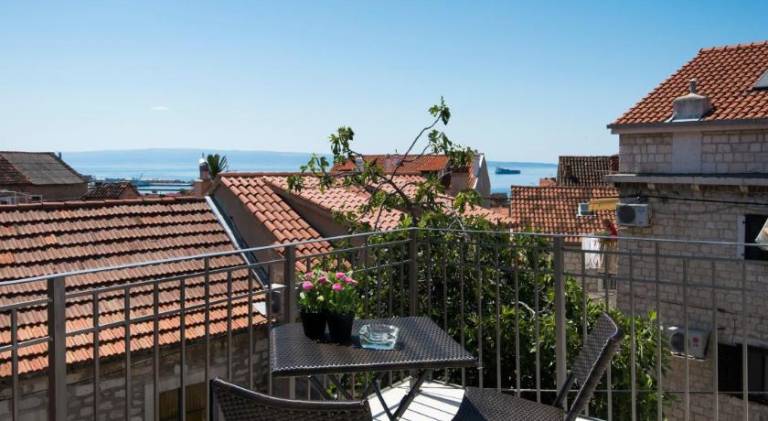 Apartment with terrace | Next to Diocletian's Palace | Pets are welcome — photo 2