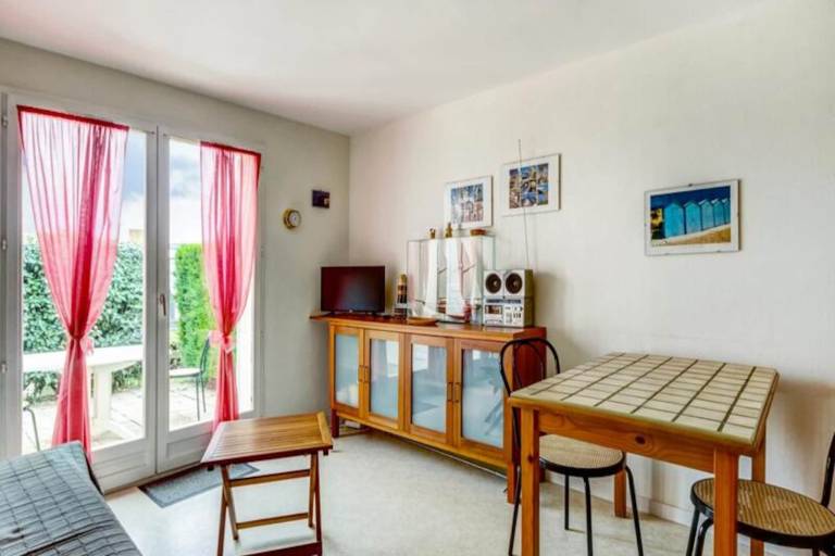 Beautiful holiday apartment with patio | Pets allowed — photo 2