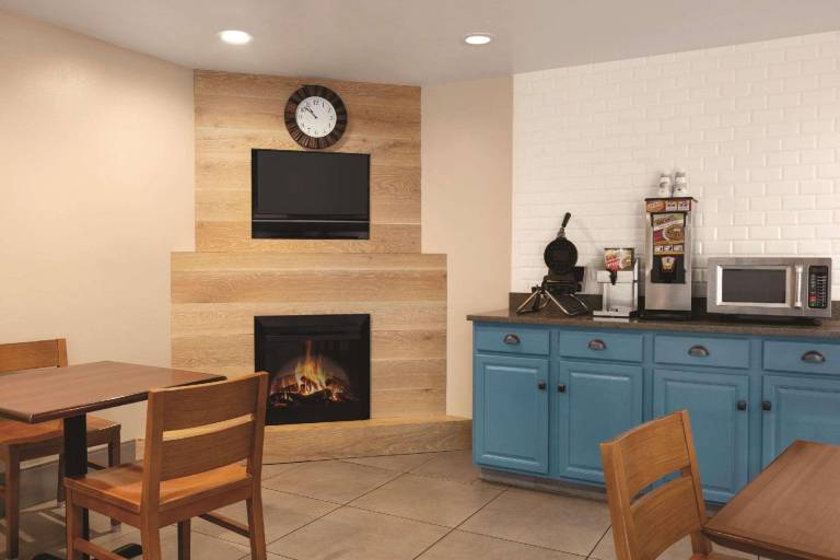 Country Inn & Suites by Radisson, Georgetown, KY — photo 3